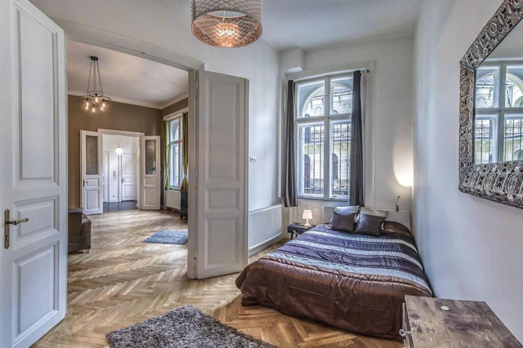 The Suite Mondain Apartment Budapeszt Zewnętrze zdjęcie