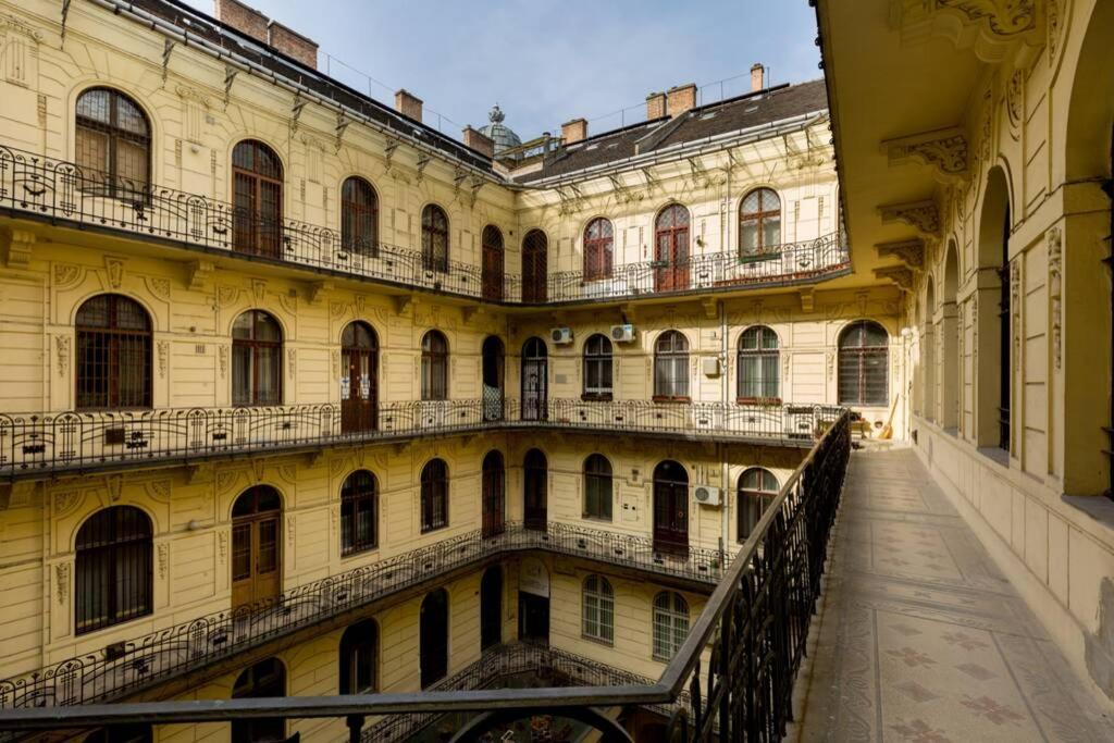 The Suite Mondain Apartment Budapeszt Zewnętrze zdjęcie